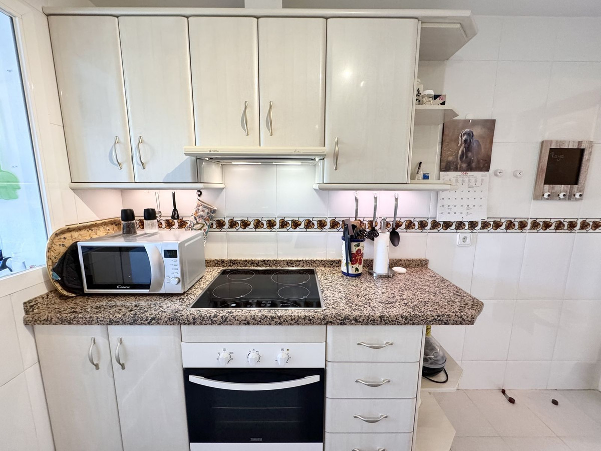 f1a6430e988243c64cbf9cd3c3a8289e - 27