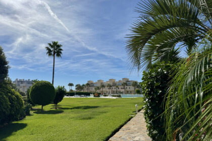 f1a6430e988243c64cbf9cd3c3a8289e - 30