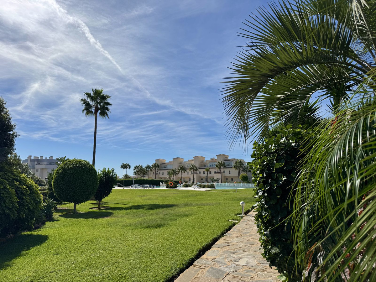 f1a6430e988243c64cbf9cd3c3a8289e - 30