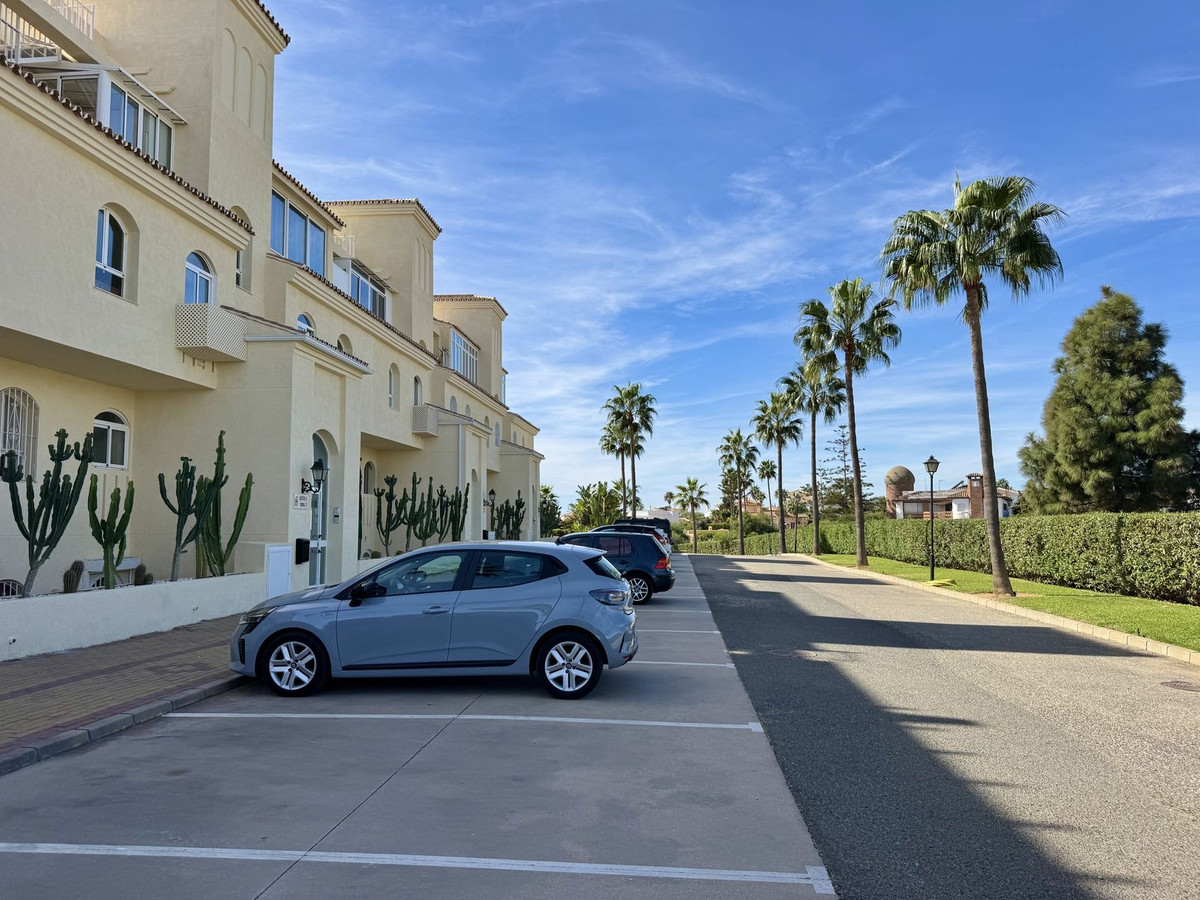 f1a6430e988243c64cbf9cd3c3a8289e - 38