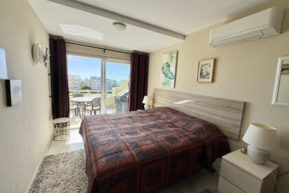 f1a6430e988243c64cbf9cd3c3a8289e - 4