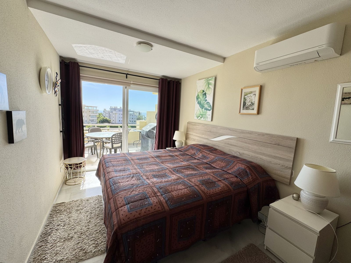 f1a6430e988243c64cbf9cd3c3a8289e - 4