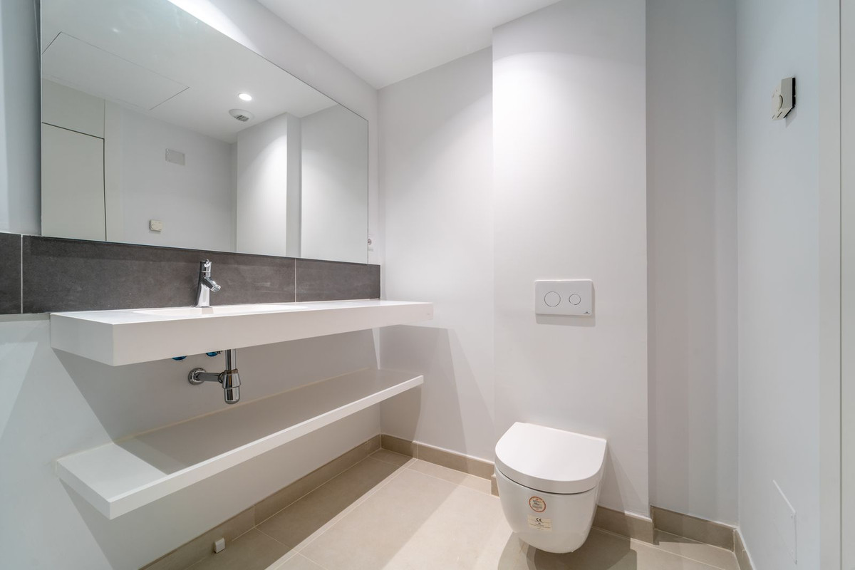 f2c2d1d65fd30e4f6f13b6e4d0b1e378 - 15