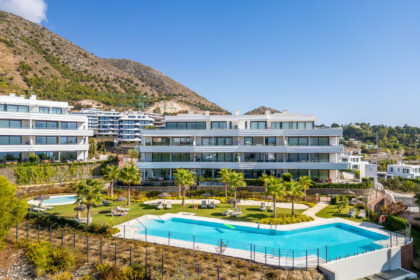 f2c2d1d65fd30e4f6f13b6e4d0b1e378 - 26