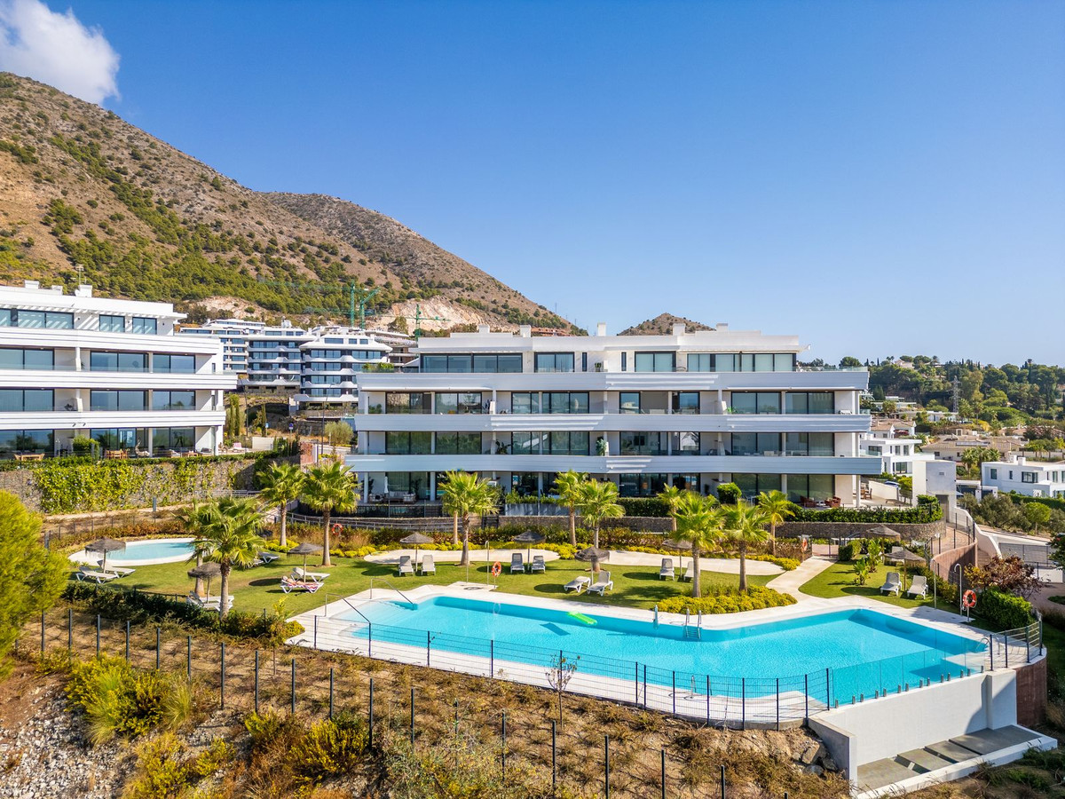 f2c2d1d65fd30e4f6f13b6e4d0b1e378 - 26