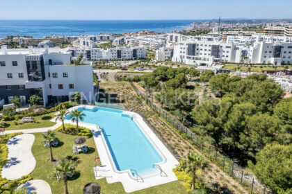 f2c2d1d65fd30e4f6f13b6e4d0b1e378 - 33