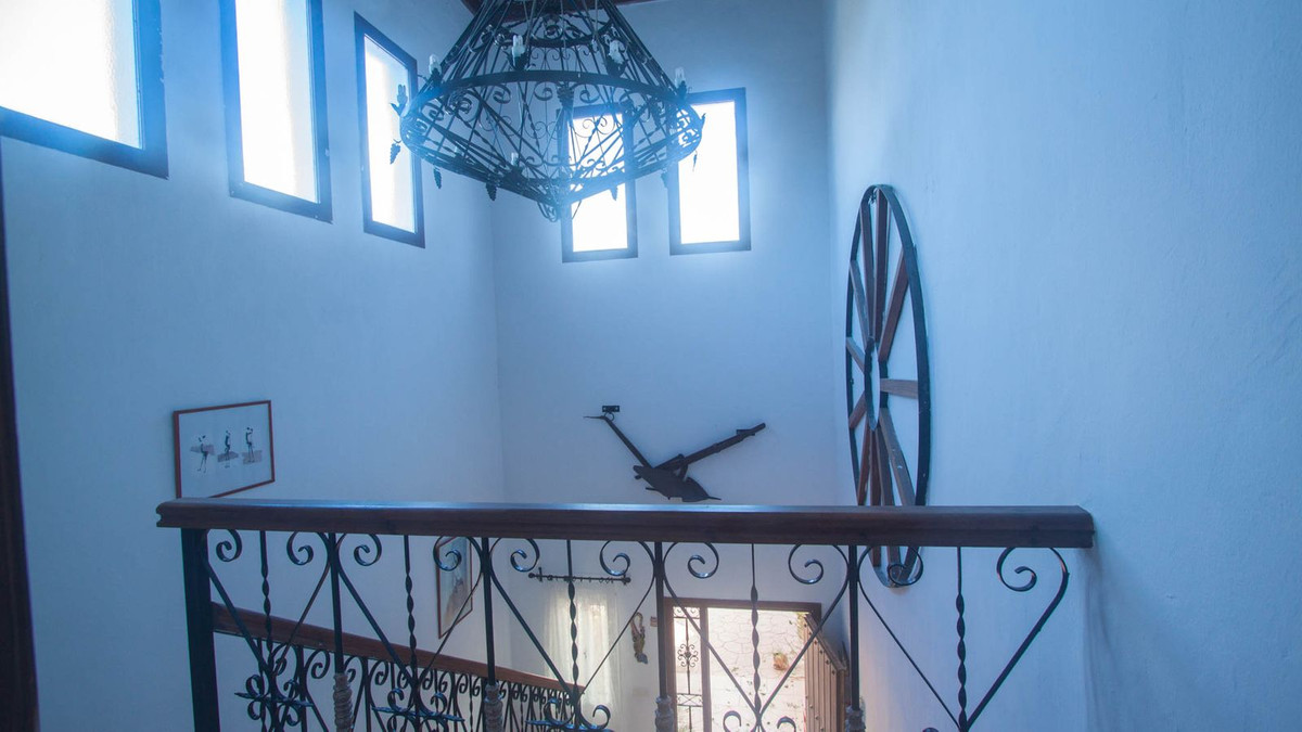 f328fff854e4678855e38c5b1b7d7039 - 22