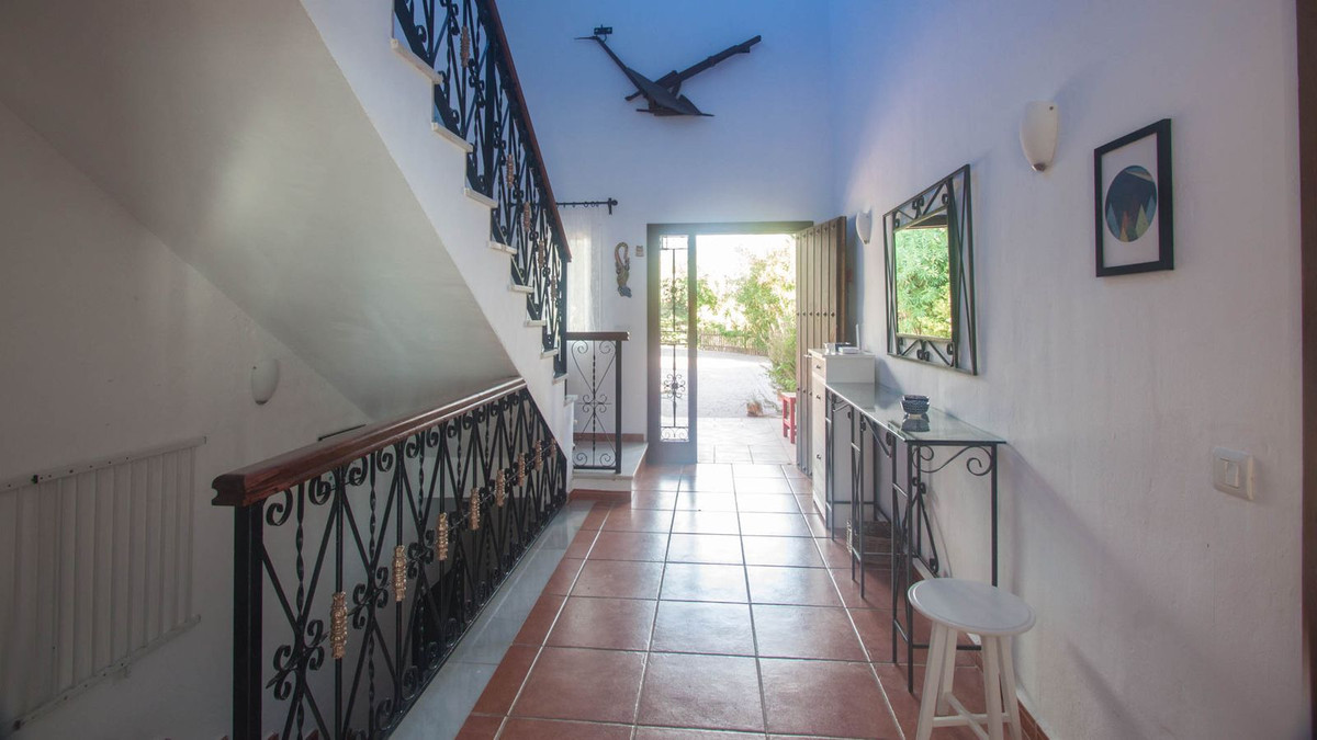 f328fff854e4678855e38c5b1b7d7039 - 32