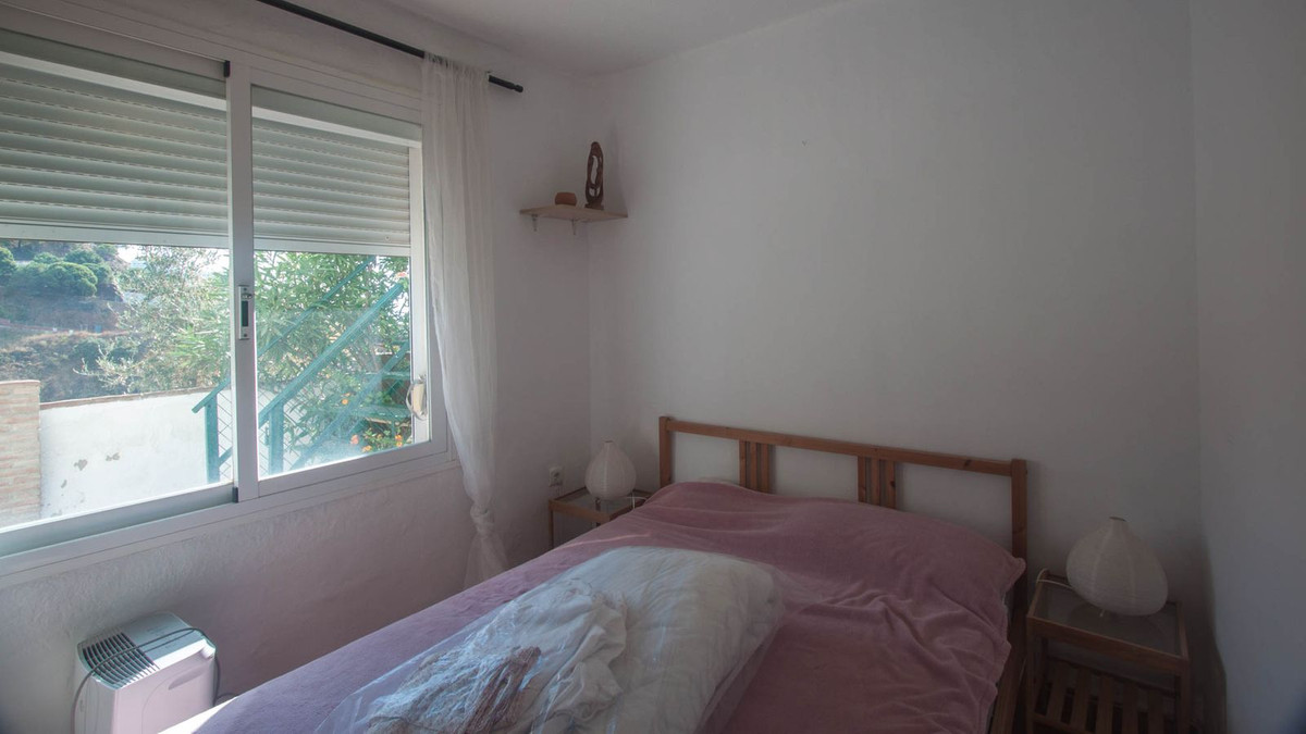 f328fff854e4678855e38c5b1b7d7039 - 35