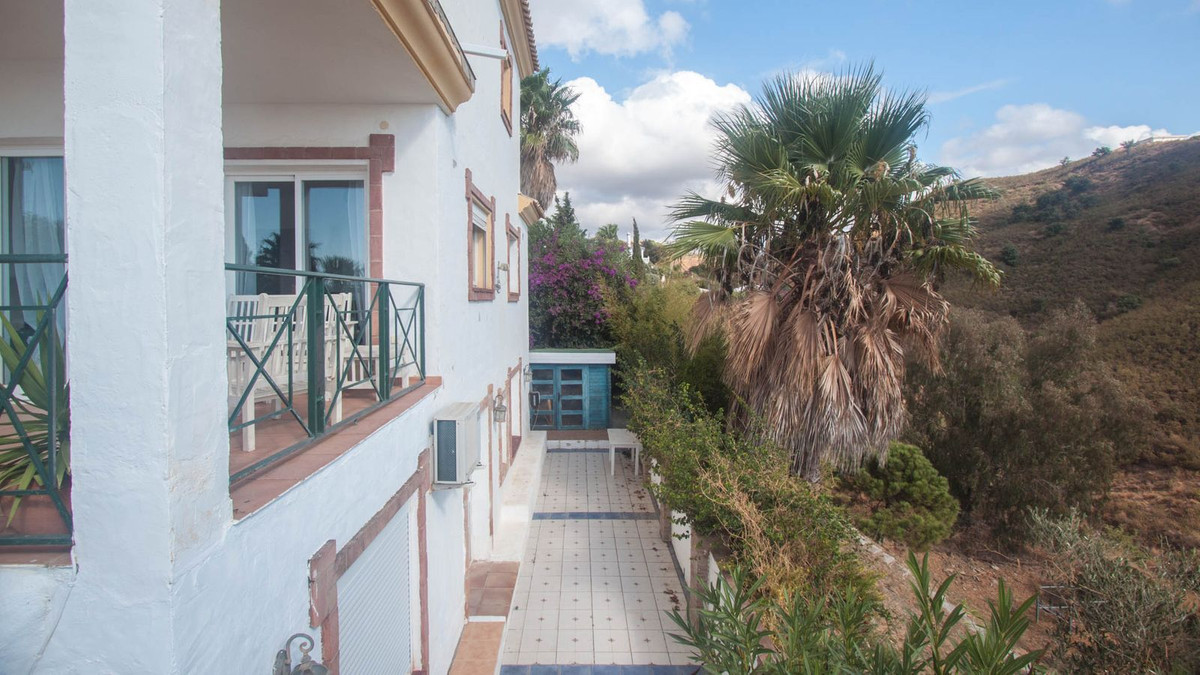 f328fff854e4678855e38c5b1b7d7039 - 40