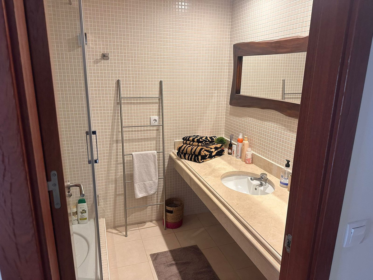 f362c9cb4605ffce3a111c0120ddb125 - 24