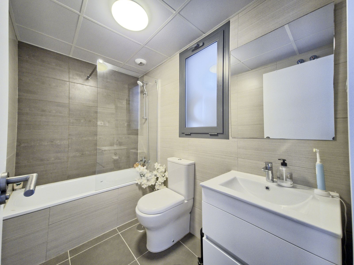 f36ace107e3a73cbcb4d0fb29803b1fa - 19