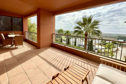 f3cf2d374e11e9477e44ba3cb3ba1381 - 1