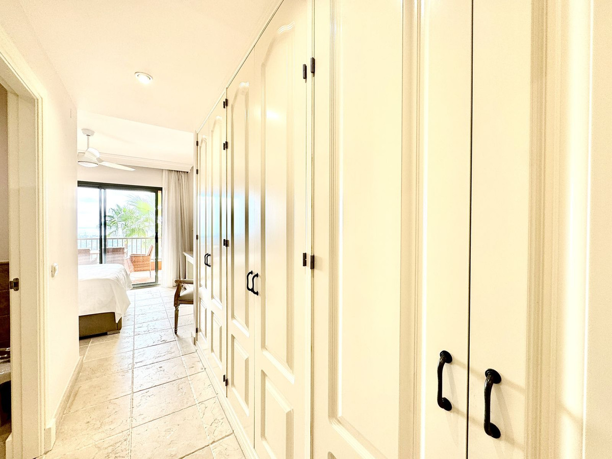 f3cf2d374e11e9477e44ba3cb3ba1381 - 11