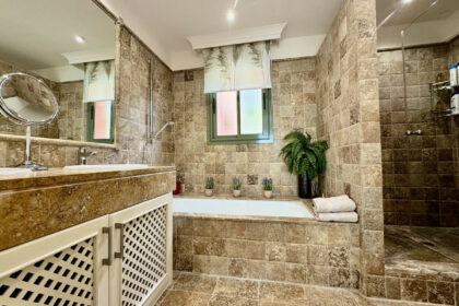 f3cf2d374e11e9477e44ba3cb3ba1381 - 13