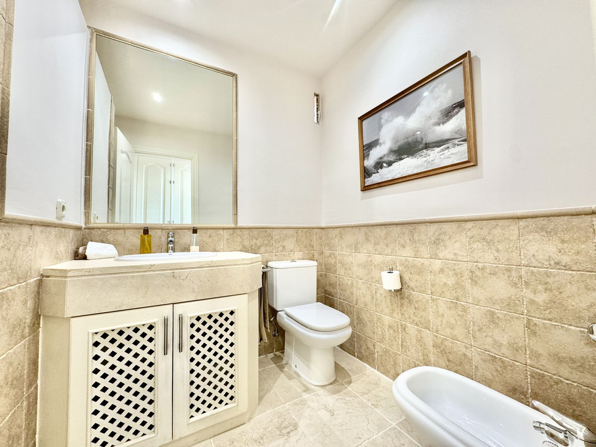 f3cf2d374e11e9477e44ba3cb3ba1381 - 14