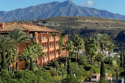 f3cf2d374e11e9477e44ba3cb3ba1381 - 15