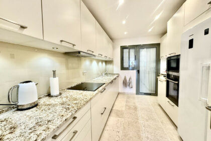 f3cf2d374e11e9477e44ba3cb3ba1381 - 4