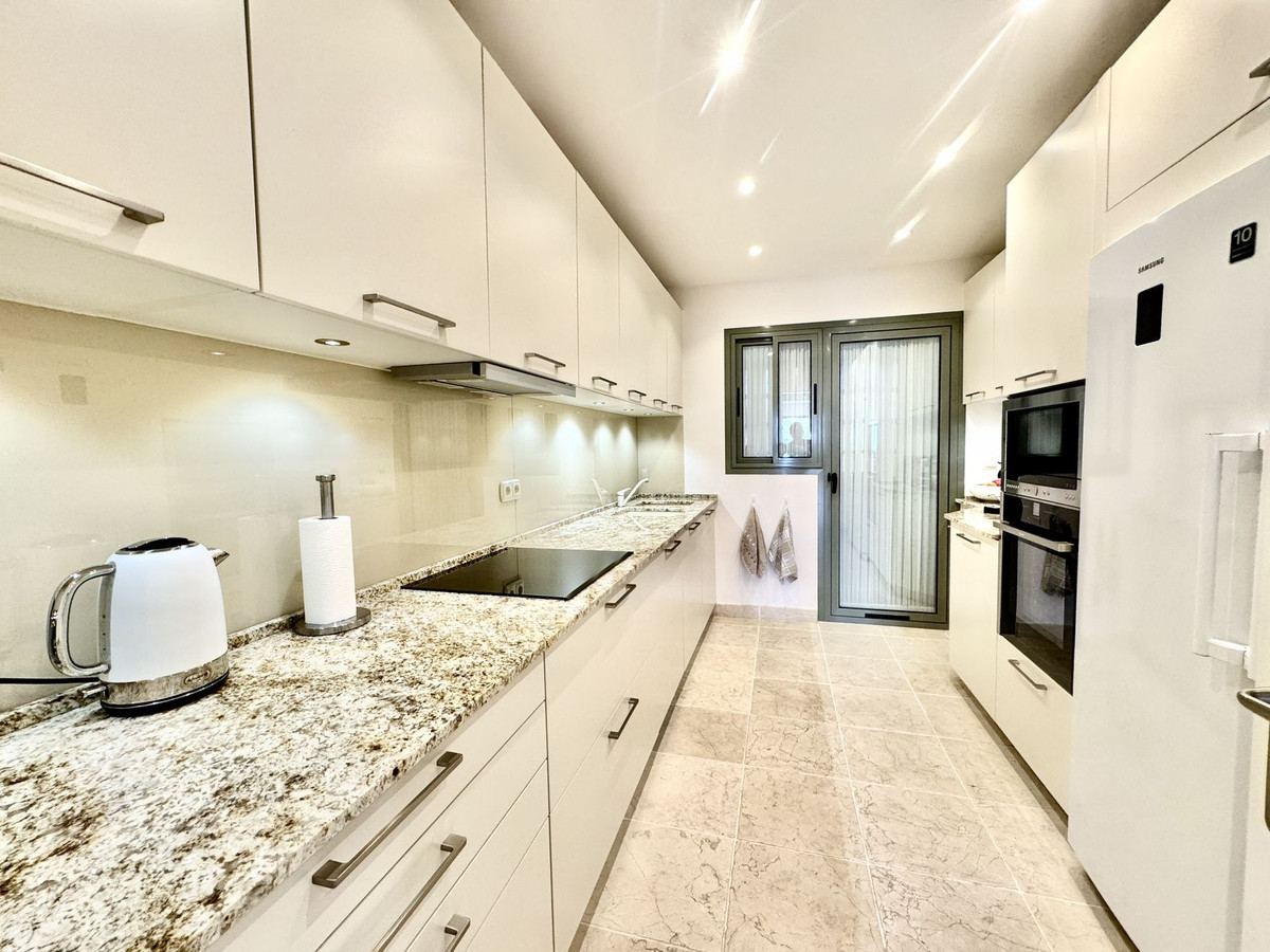 f3cf2d374e11e9477e44ba3cb3ba1381 - 4