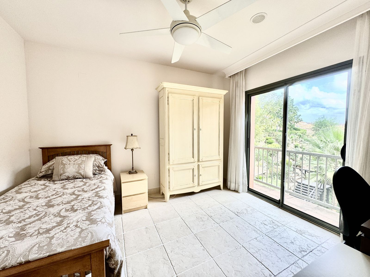 f3cf2d374e11e9477e44ba3cb3ba1381 - 9