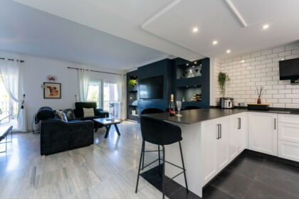 f446595bc7a8702c1565857bbe561c94 - 12