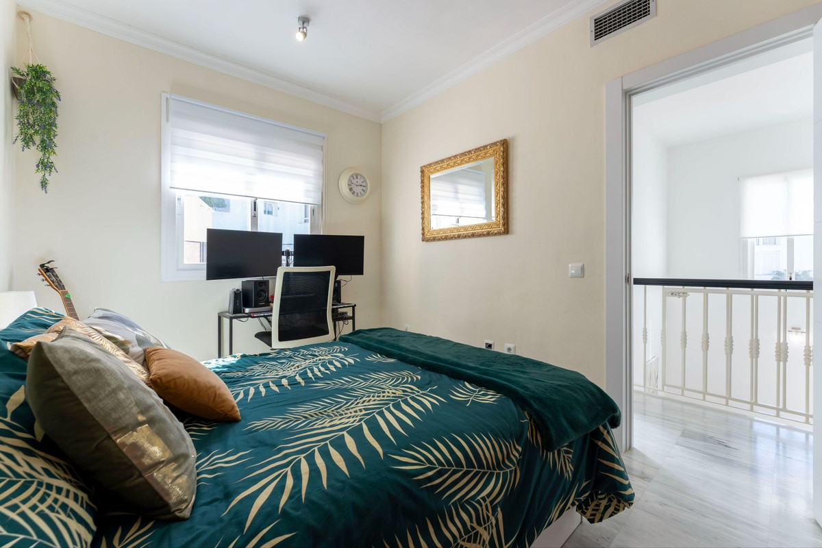 f446595bc7a8702c1565857bbe561c94 - 21