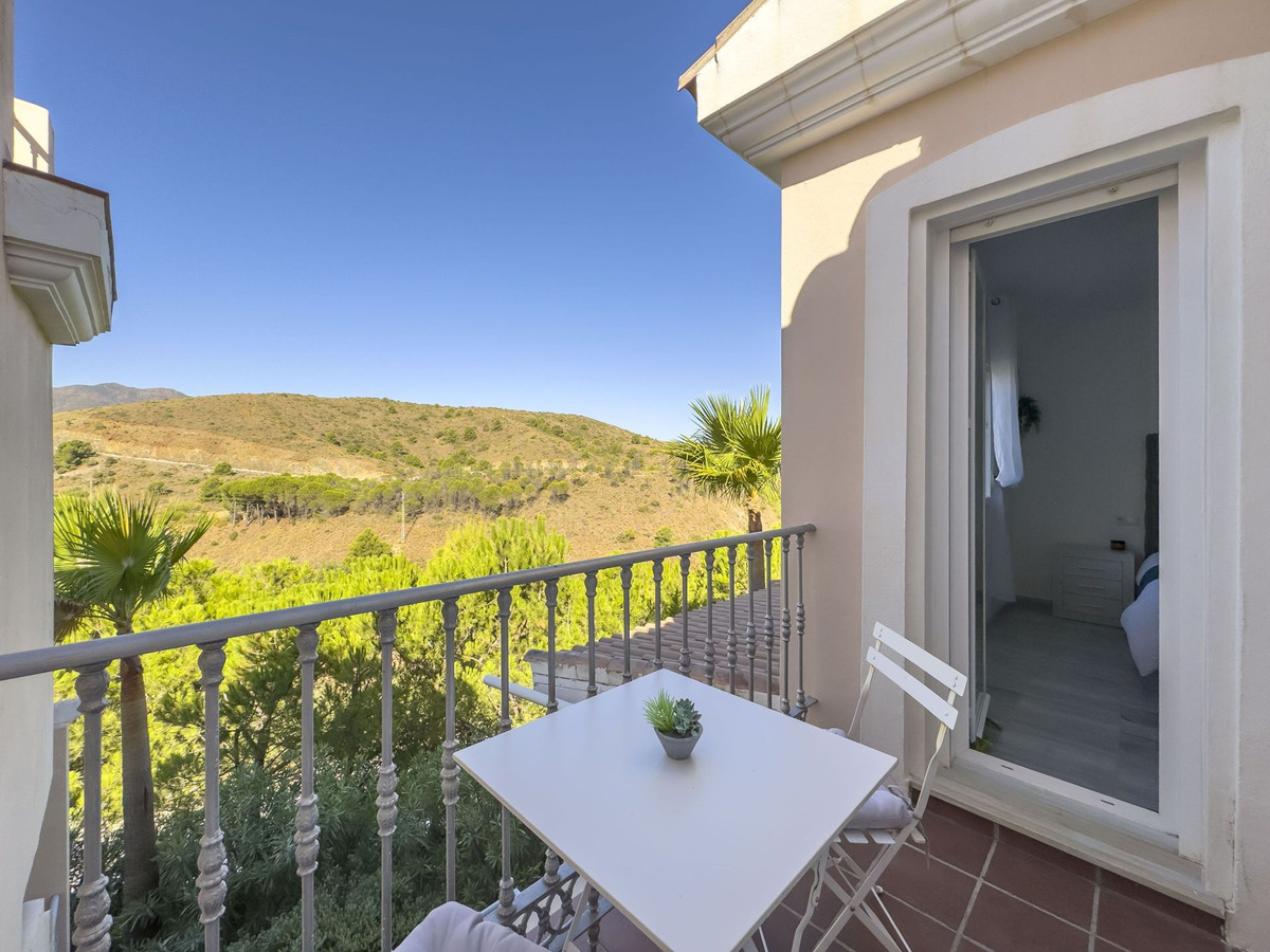 f446595bc7a8702c1565857bbe561c94 - 36