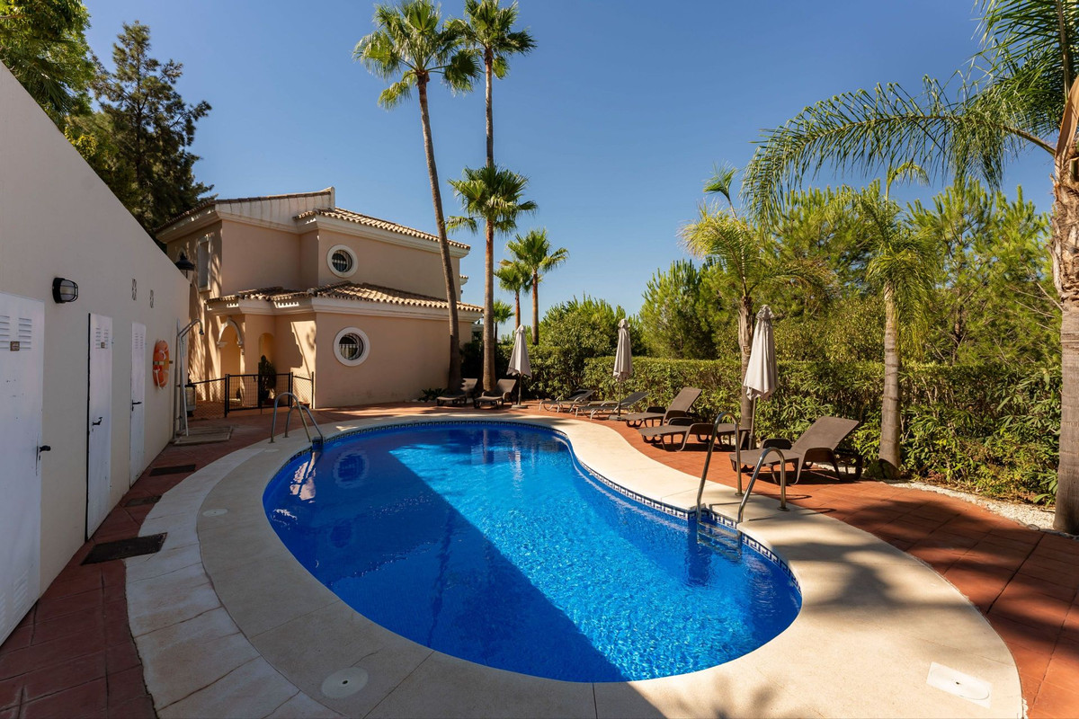 f446595bc7a8702c1565857bbe561c94 - 38