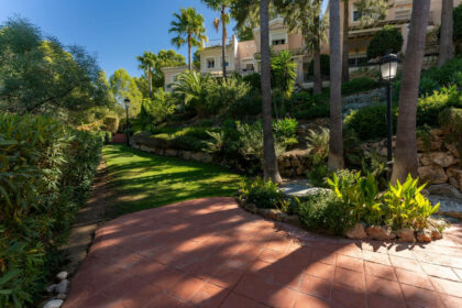 f446595bc7a8702c1565857bbe561c94 - 40