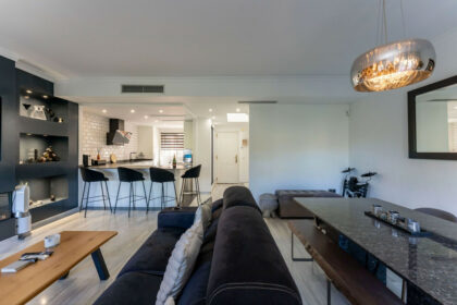 f446595bc7a8702c1565857bbe561c94 - 7