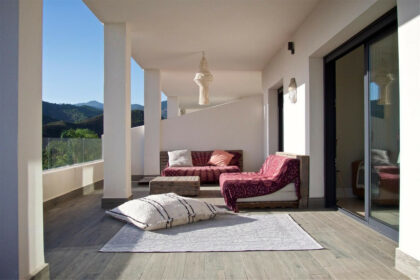 f4bc01c05697a7f84d465bbd923ff886 - 1