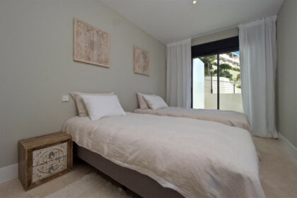 f4bc01c05697a7f84d465bbd923ff886 - 14