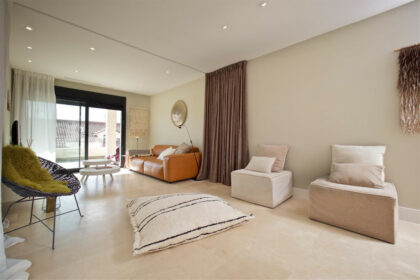 f4bc01c05697a7f84d465bbd923ff886 - 2