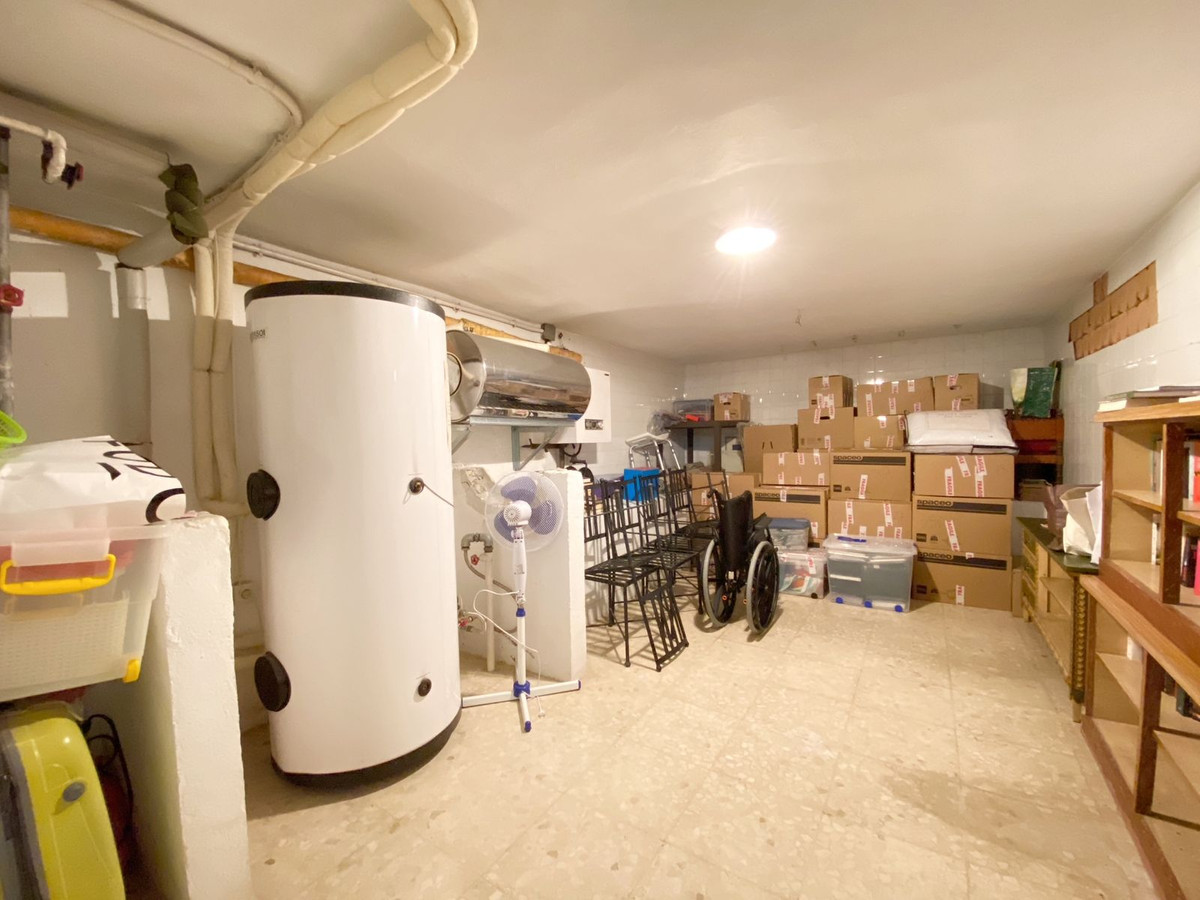 f4e671c49b44463eb62dc3a397468aee - 56