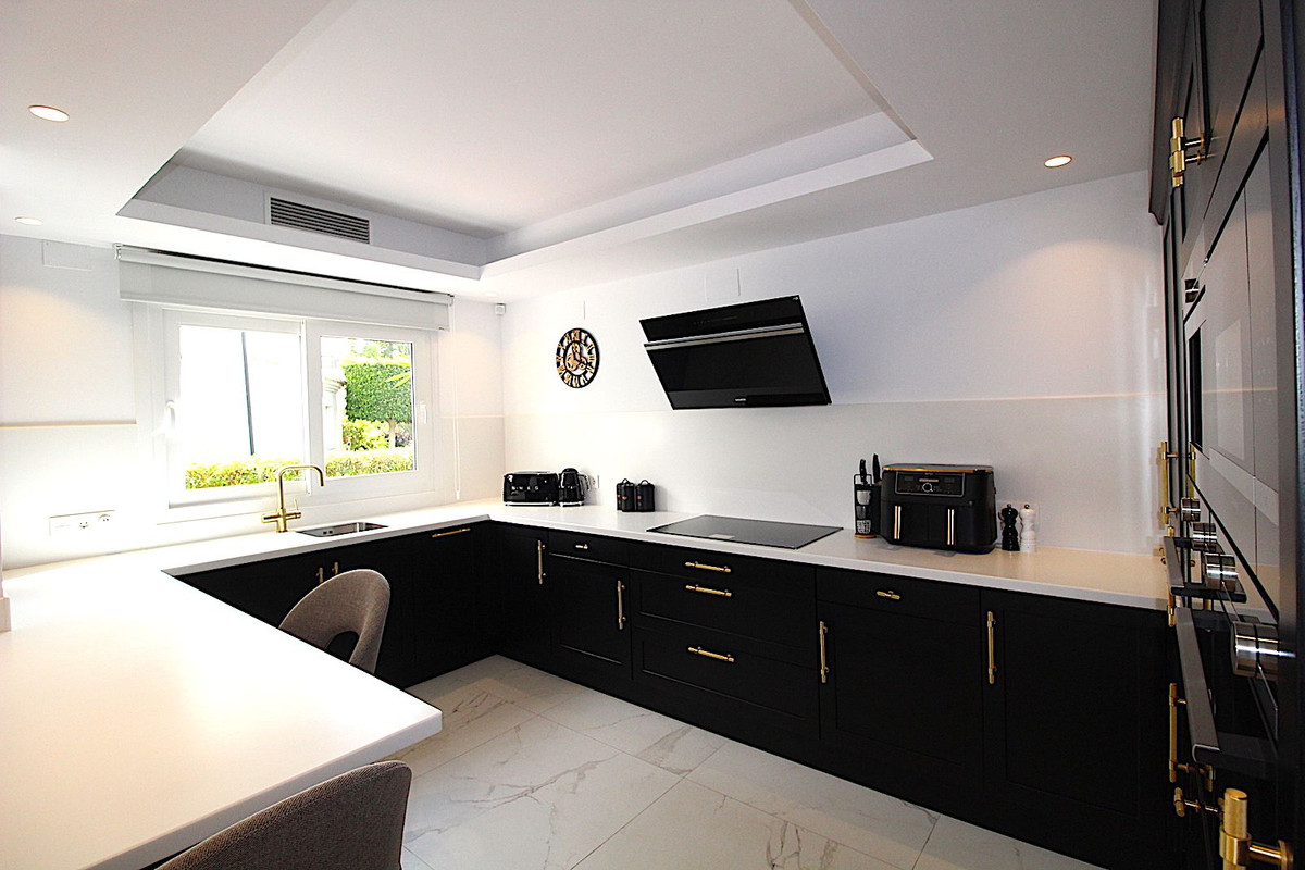 f5ffaf08e172e4f6fc944897ff4cba60 - 18