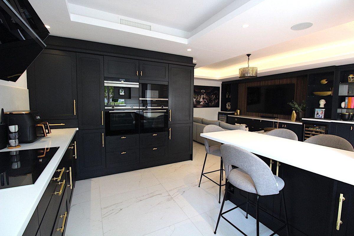 f5ffaf08e172e4f6fc944897ff4cba60 - 20