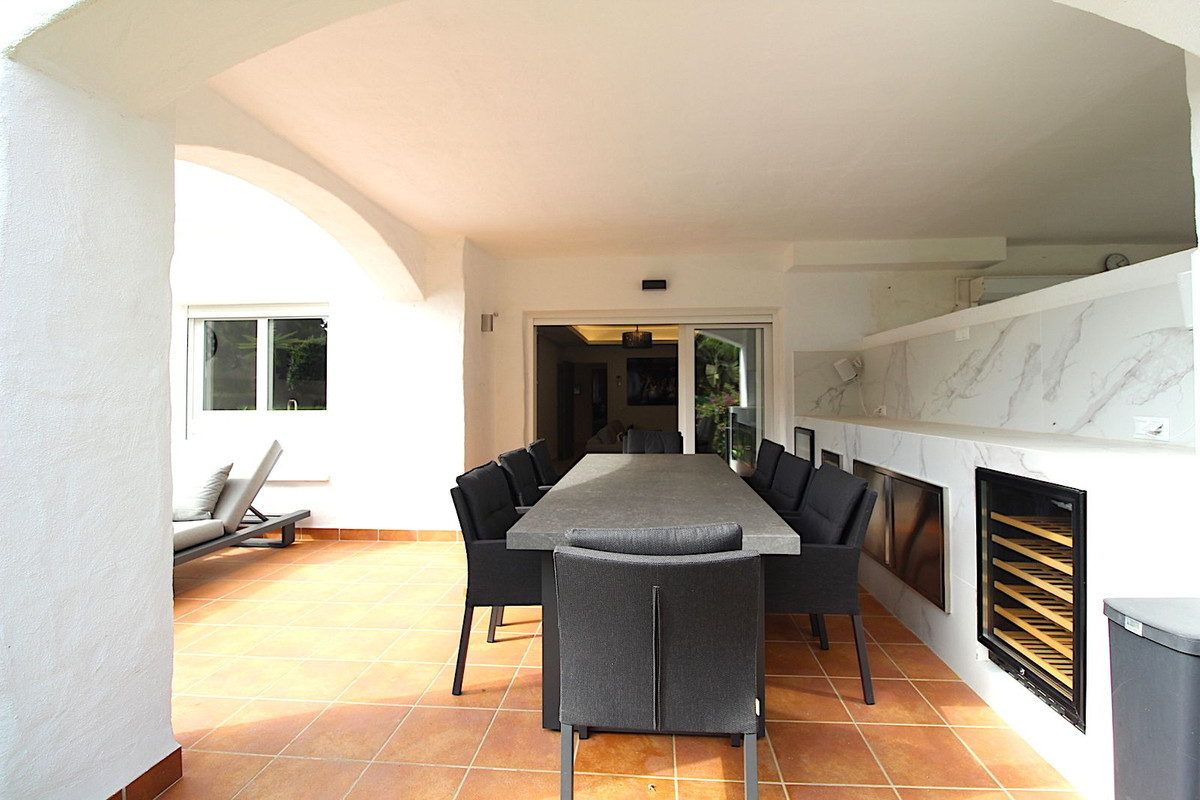 f5ffaf08e172e4f6fc944897ff4cba60 - 25