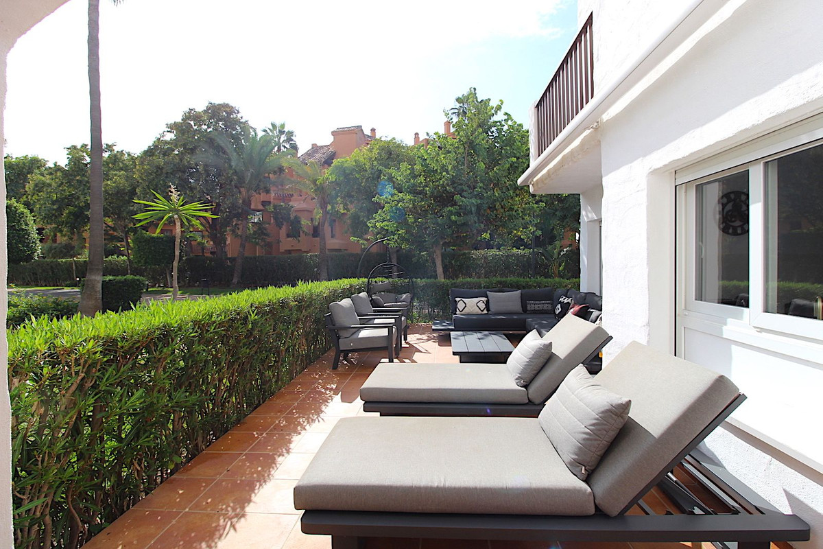 f5ffaf08e172e4f6fc944897ff4cba60 - 28