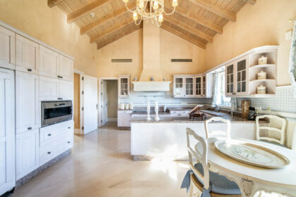 f7d5ae8ebc1821eb8878bec14b365ffa - 9