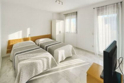 f8758618a6c432474a6e4ad6f50d1ad8 - 21