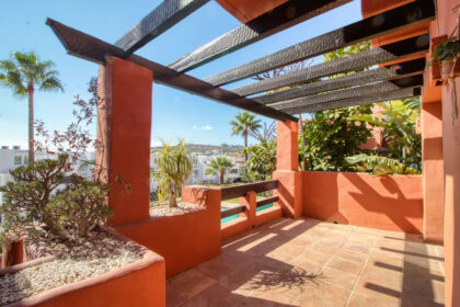 f8f4e71593a019fbc3f1c3f1662665ba - 10