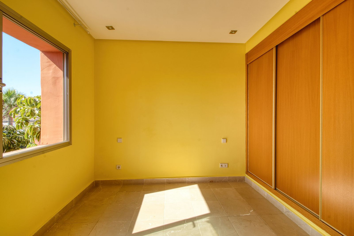 f8f4e71593a019fbc3f1c3f1662665ba - 26