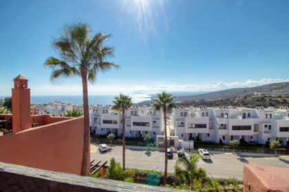 f8f4e71593a019fbc3f1c3f1662665ba - 32