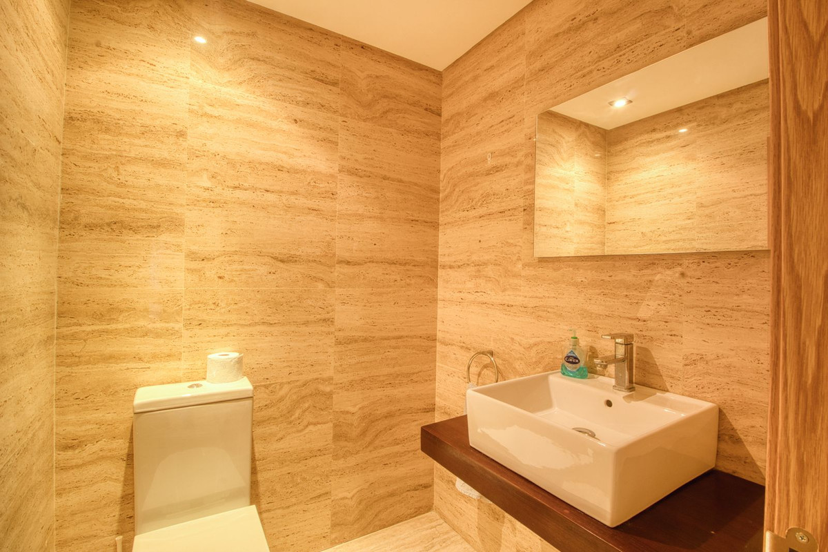 f8f4e71593a019fbc3f1c3f1662665ba - 38