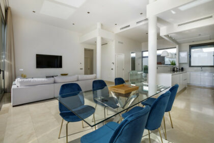 f9048e035dc07d431e5c99fedfec33f3 - 16