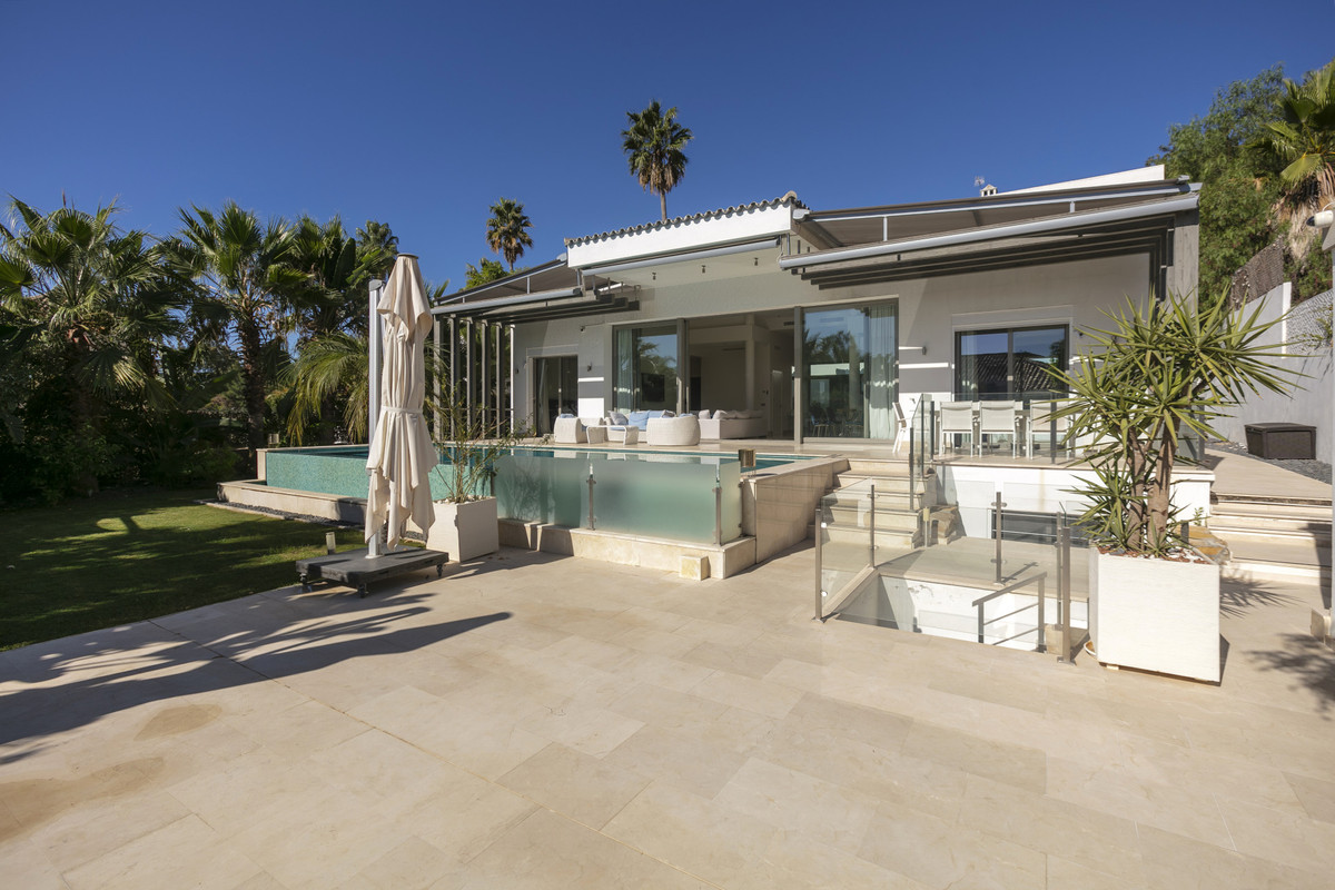 f9048e035dc07d431e5c99fedfec33f3 - 18