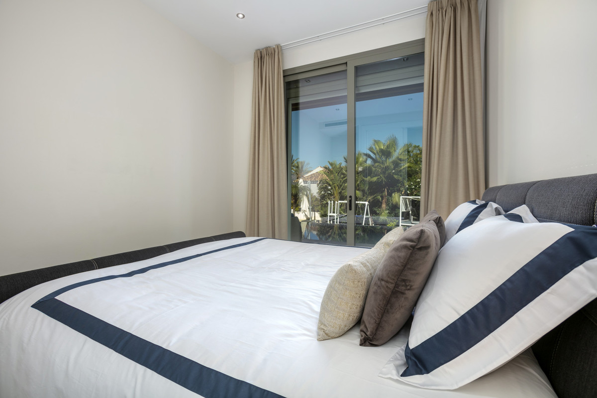 f9048e035dc07d431e5c99fedfec33f3 - 24