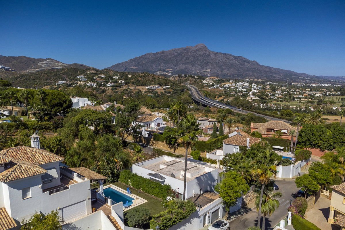 f9048e035dc07d431e5c99fedfec33f3 - 51