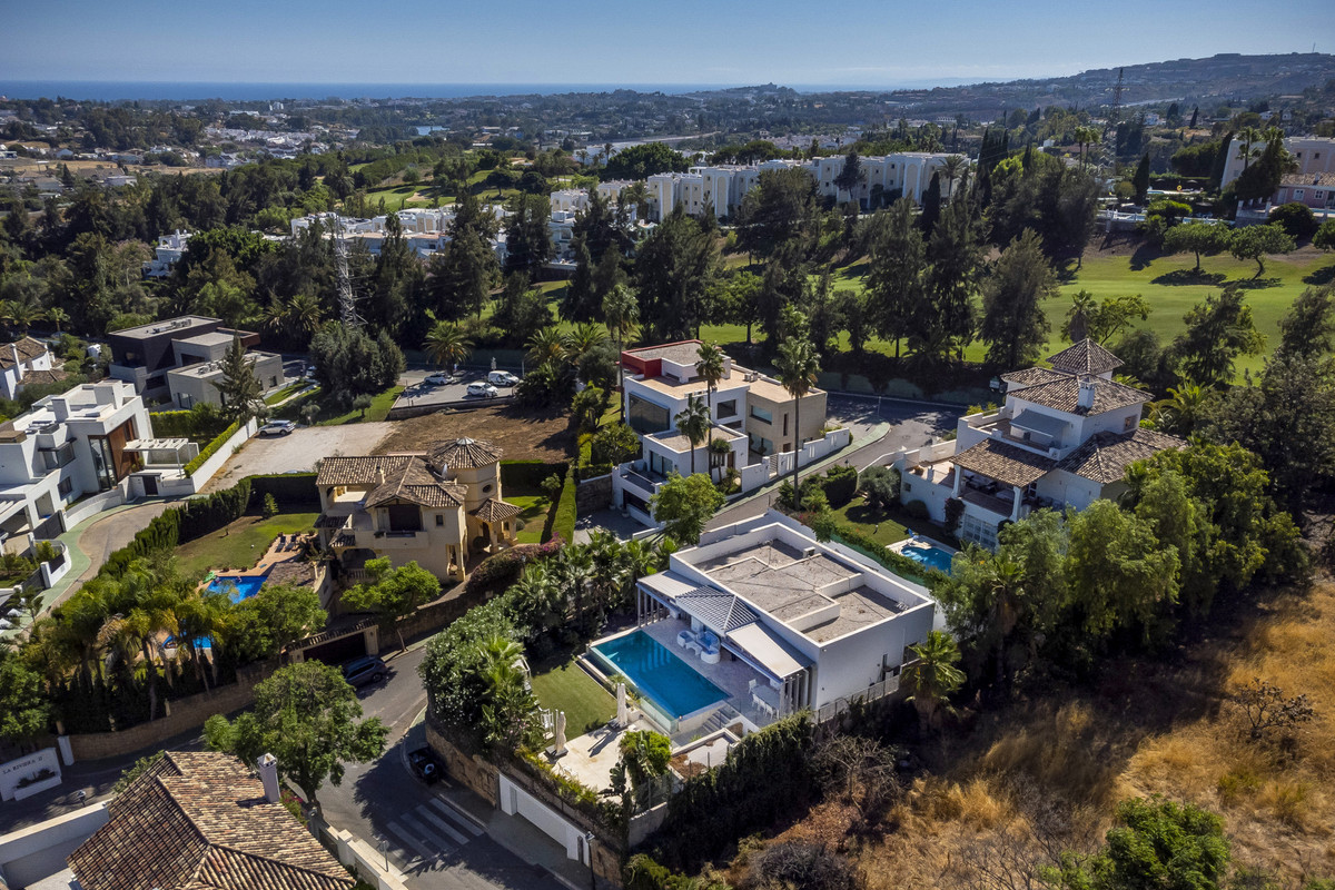 f9048e035dc07d431e5c99fedfec33f3 - 56