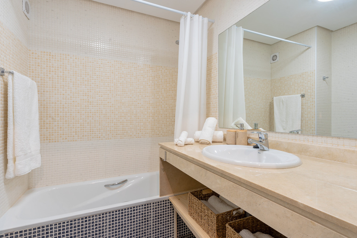 f956c5b067a28f84accc539e23ee6094 - 10